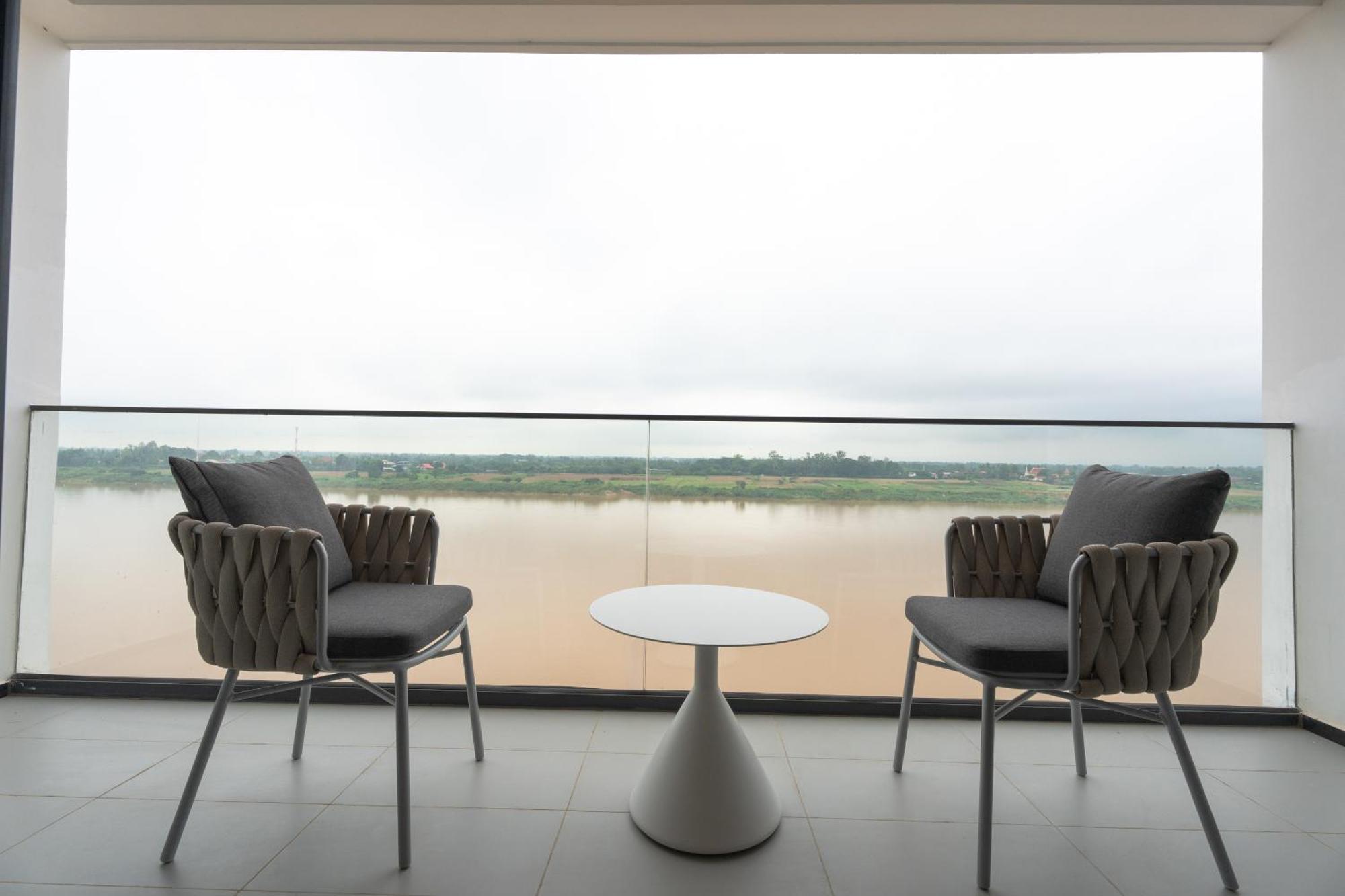 One Riviera Hotel And Residences Ban Souanmone Zewnętrze zdjęcie